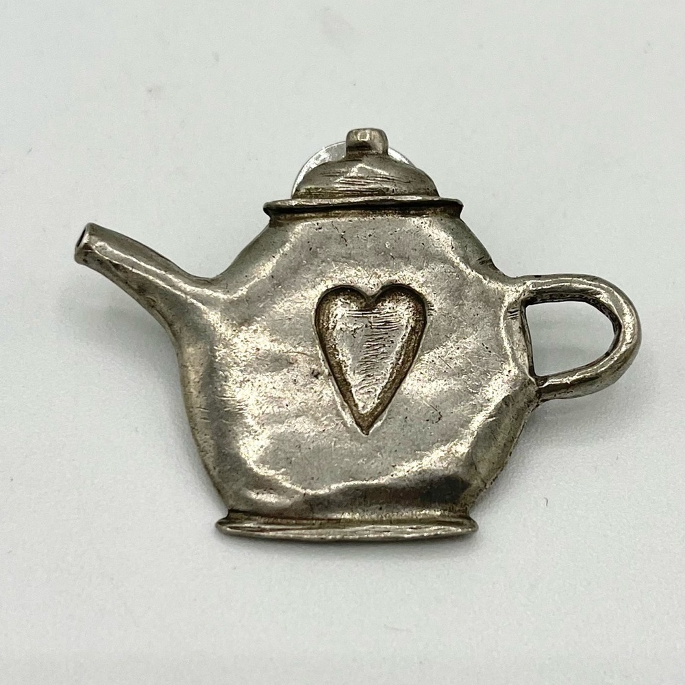 1996 Barker pewter tea pot‎ with heart brooch